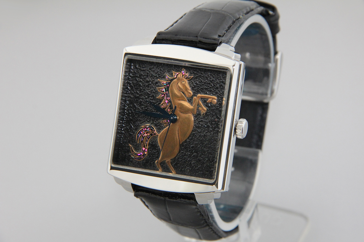 Urushi maki-e watches [Joga] Leaping horse